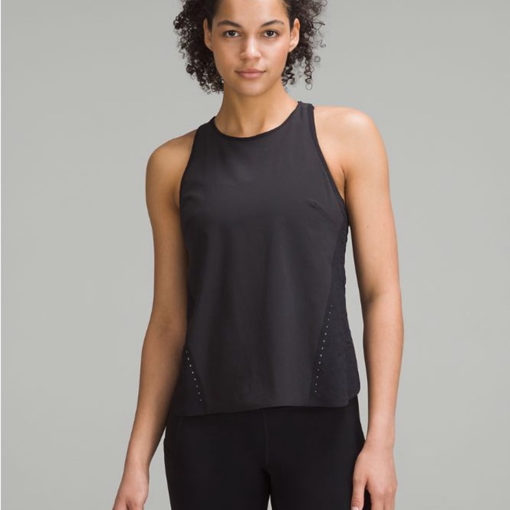 Lightweight Stretch Running Tank Top
Airflow